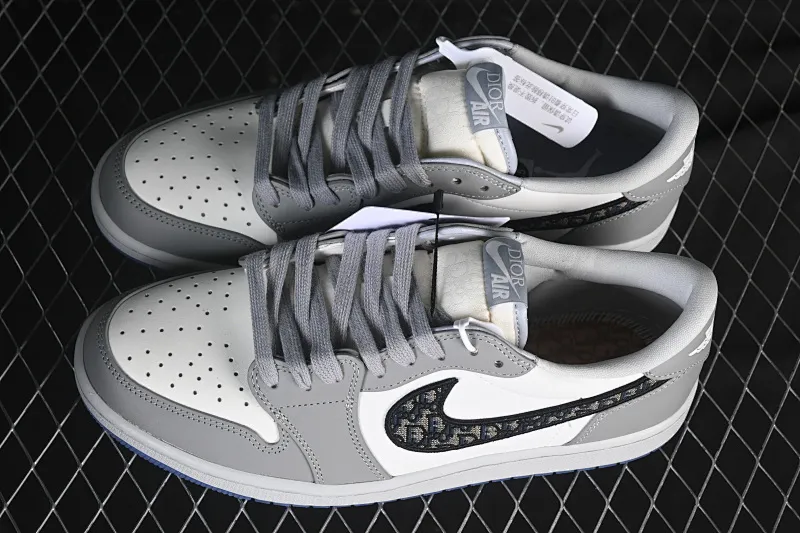 All categories Air Jordan Jordan series basketball shoes Air Jordan 1 Low Dior x Air Jordan 1 Low AJ1 Joe 1 Dior joint white gray low top CN8608-002